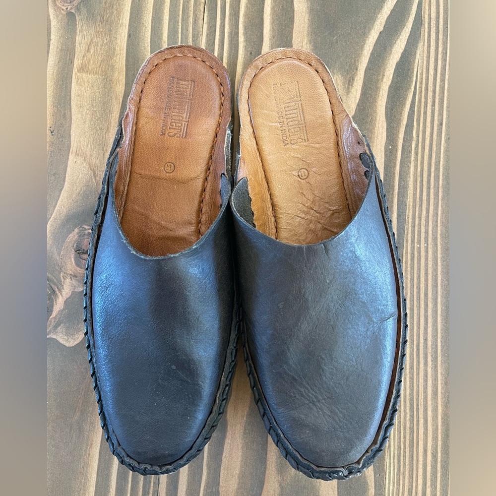 Mohinders Black leather slides